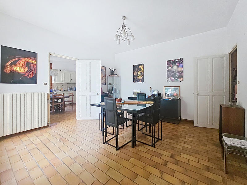 Maison - 266 m² - 9 pièces