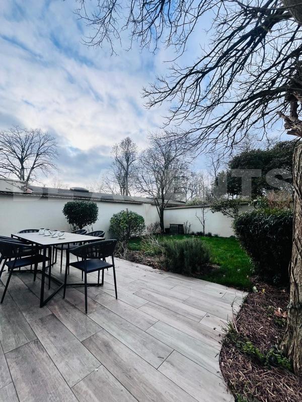 Maison - 200 m² - 6 pièces