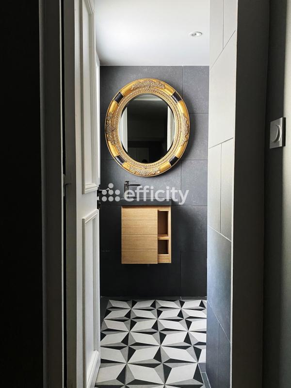 Maison - 372 m² - 12 pièces