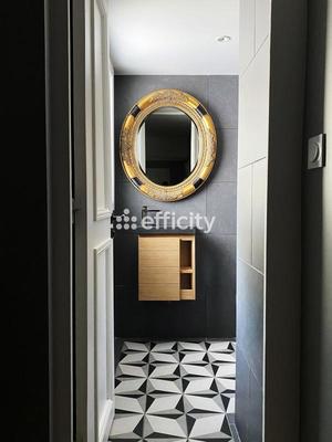 Maison - 372 m² - 12 pièces