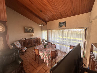 Maison - 210 m² - 4 pièces