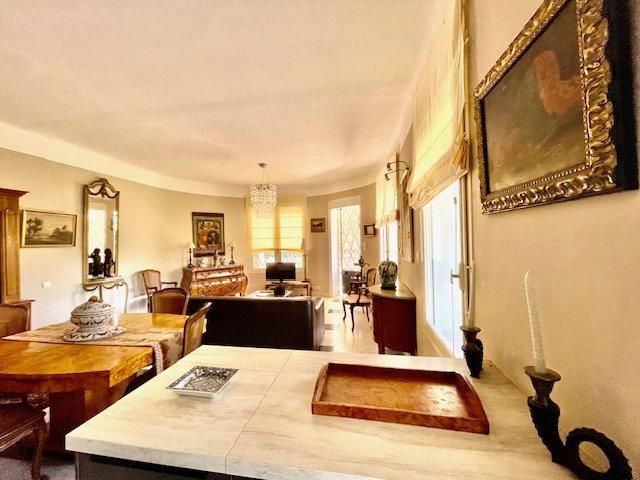 Maison bourgeoise - 300 m² - 5 pièces