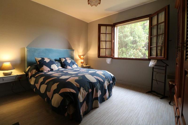 Maison - 275 m² - 12 pièces