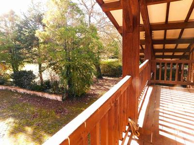 Maison - 213 m² - 7 pièces