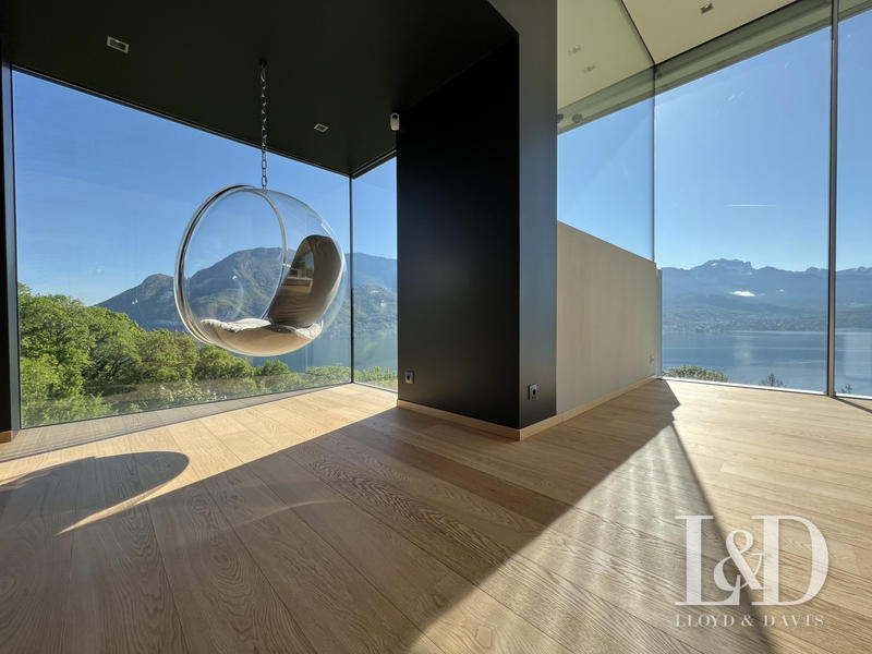 Maison - 300 m² - 8 pièces