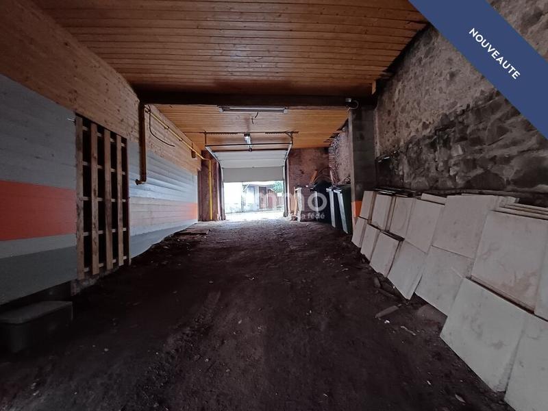 Immeuble - 241 m² - 11 pièces