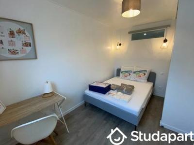 Chambre - 11 m² - 1 pièce