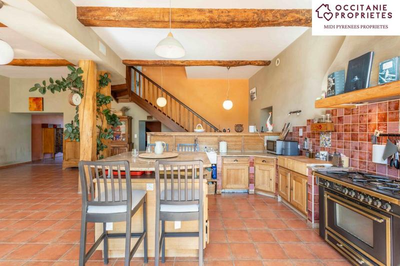 Corps de ferme - 700 m² - 17 pièces