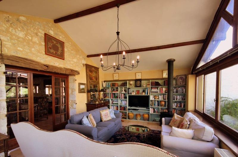 Maison traditionnelle - 263 m² - 13 pièces