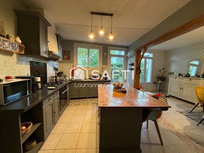 Maison - 170 m² - 8 pièces