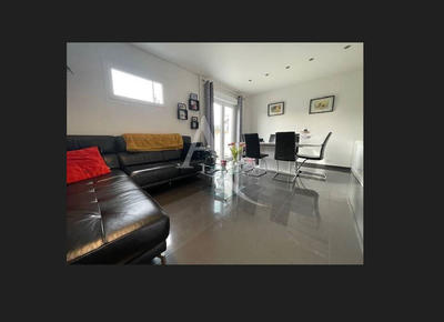 Maison - 104 m² - 4 pièces