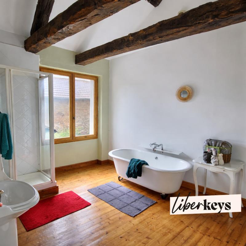 Maison de campagne - 250 m² - 6 pièces