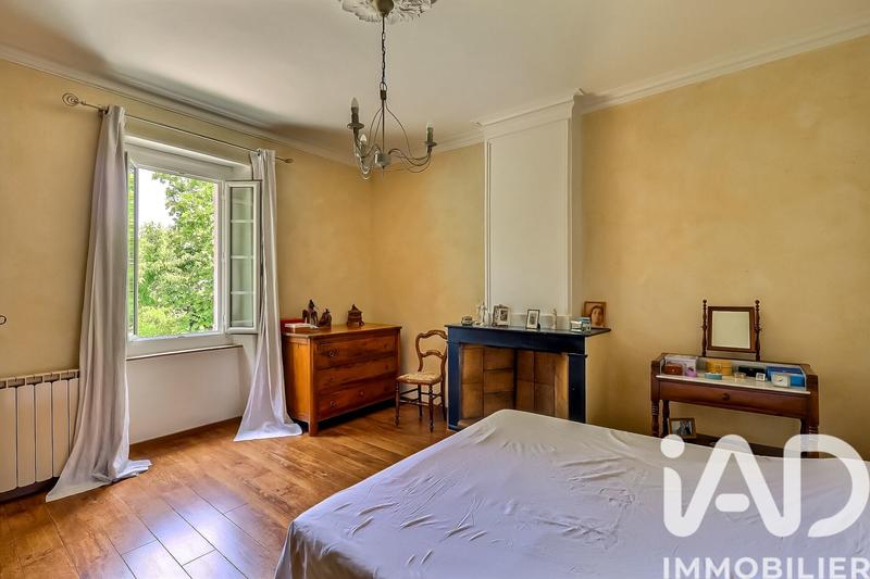 Maison - 282 m² - 9 pièces