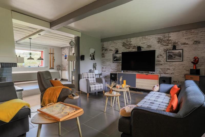 Maison - 238 m² - 7 pièces