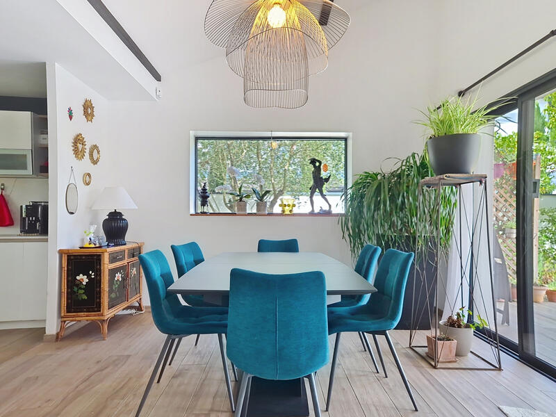 Maison - 184 m² - 7 pièces