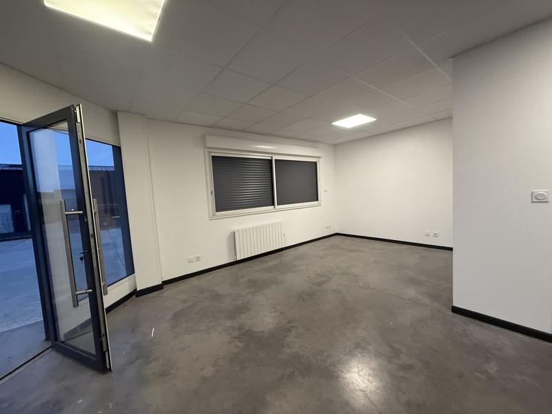 Local commercial - 490 m² - 2 pièces