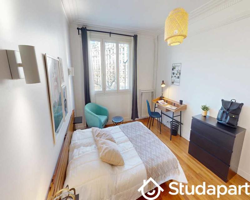 Chambre - 100 m² - 1 pièce