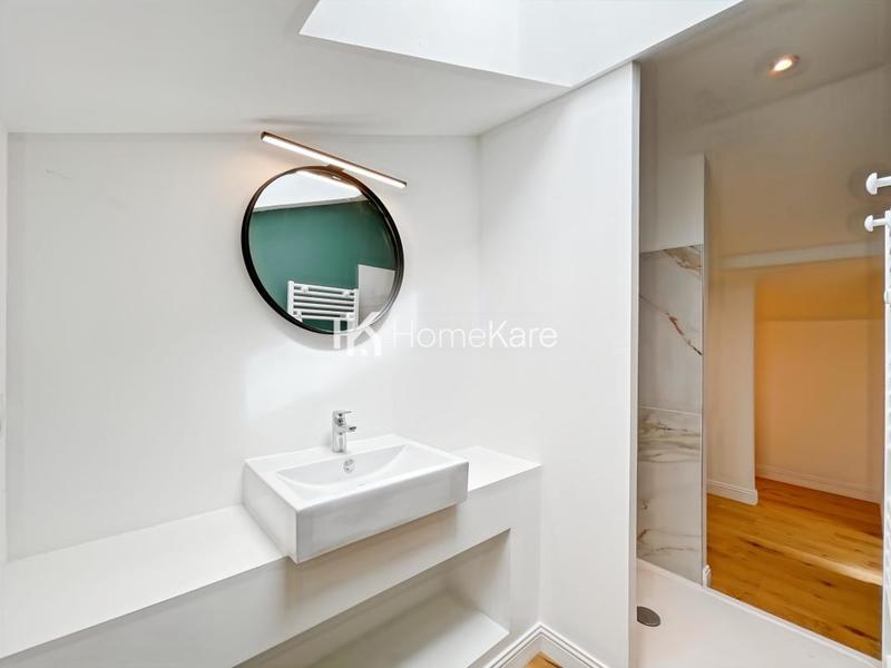 Maison - 200 m² - 6 pièces