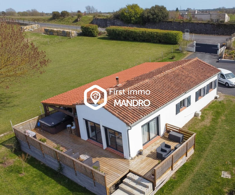 Maison - 105 m² - 4 pièces