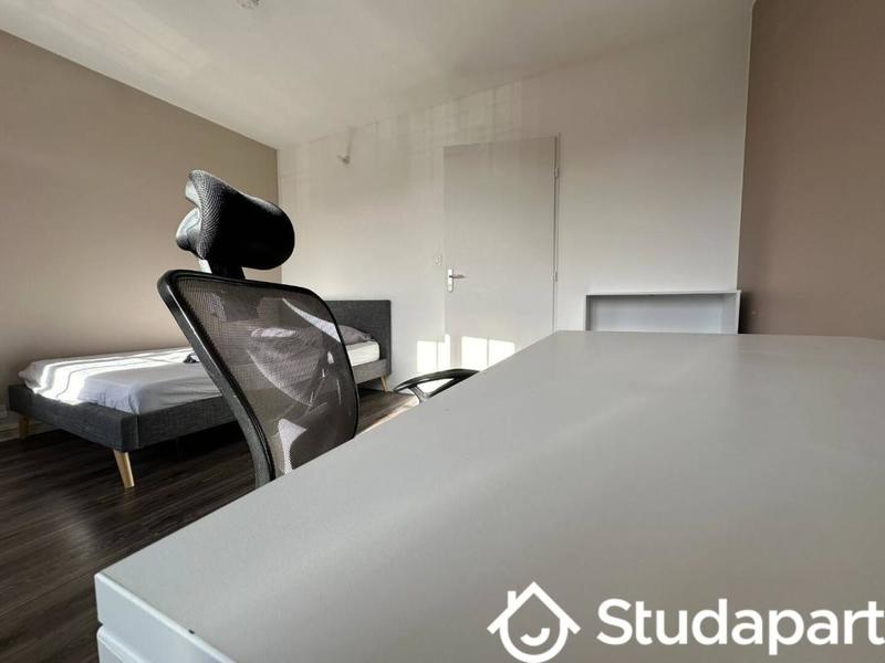 Chambre - 15 m² - 1 pièce