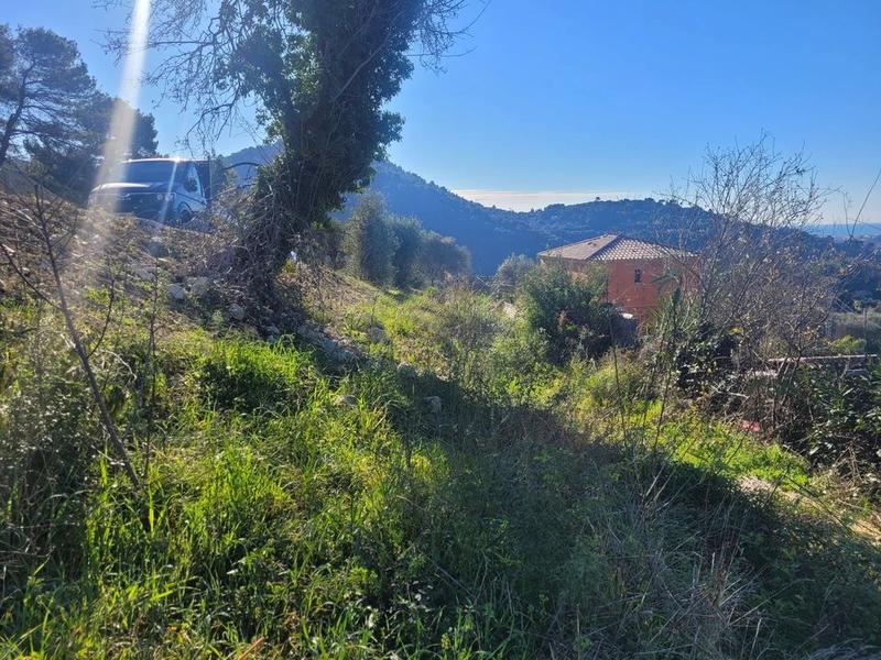 Terrain constructible - 772 m²