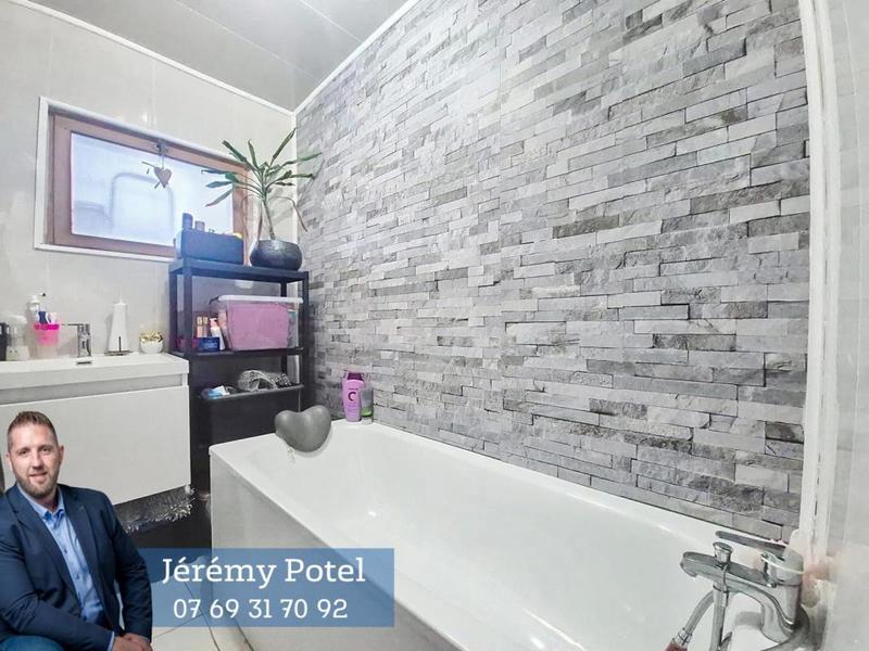 Maison - 95 m² - 7 pièces