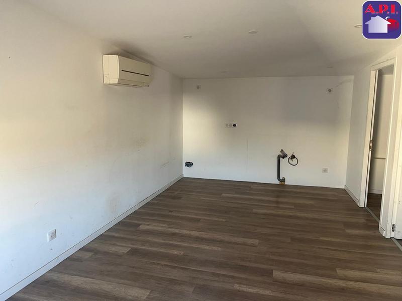 Local d'activités - 118 m² - 4 pièces