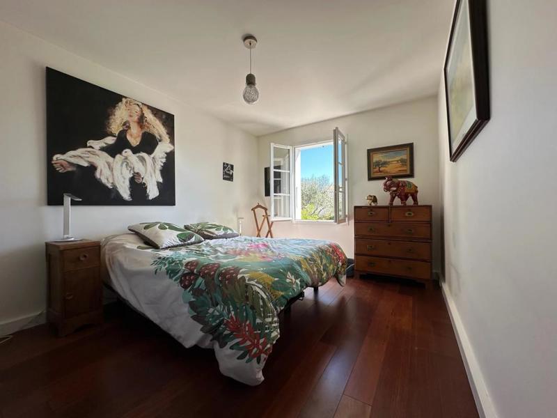 Propriété - 168 m² - 6 pièces