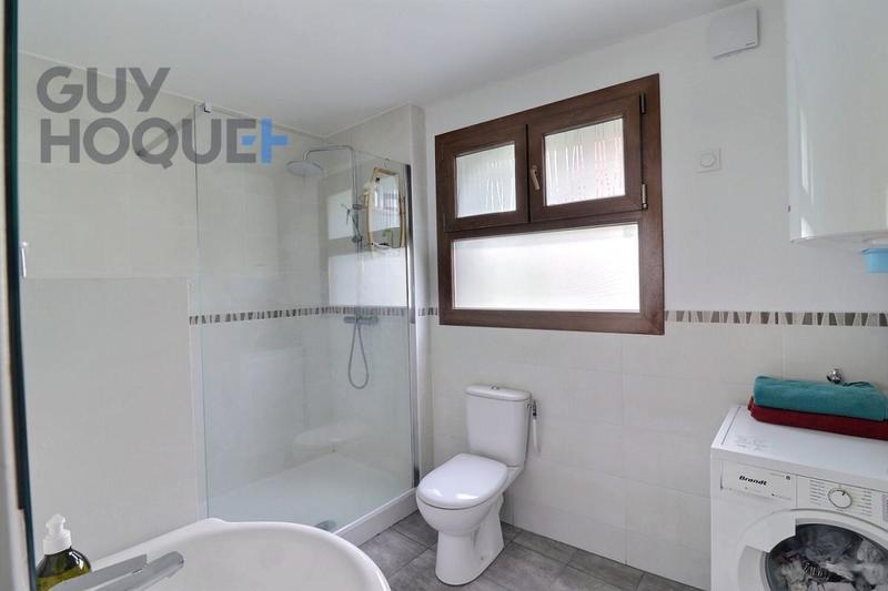 Maison - 225 m² - 8 pièces