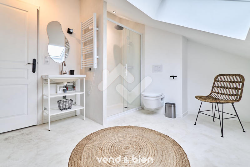 Immeuble - 218 m² - 10 pièces