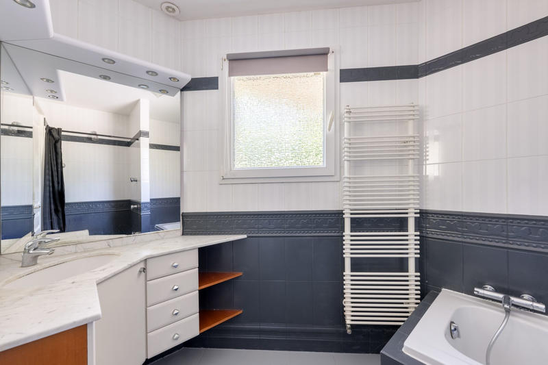 Villa - 237 m² - 7 pièces