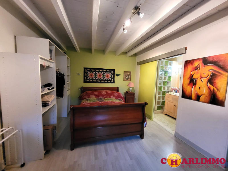 Maison traditionnelle - 192 m² - 6 pièces