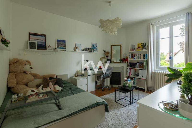 Maison - 283 m² - 9 pièces