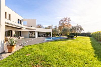 Maison contemporaine - 287 m² - 7 pièces