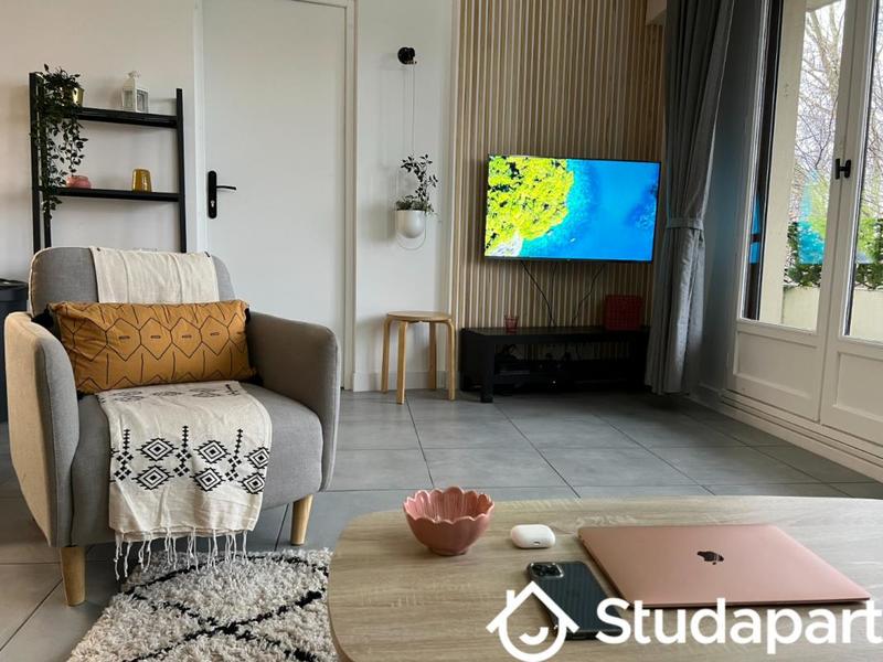 Chambre - 11 m² - 1 pièce