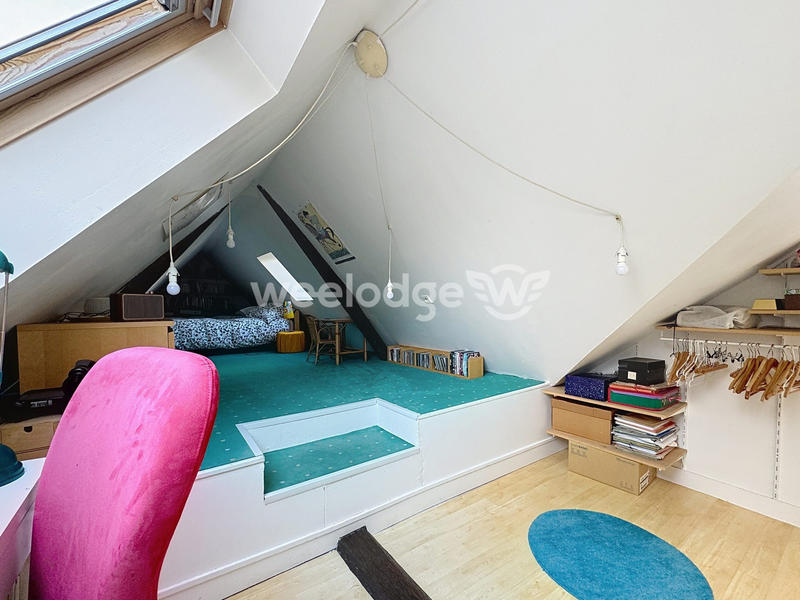 Maison - 143 m² - 8 pièces