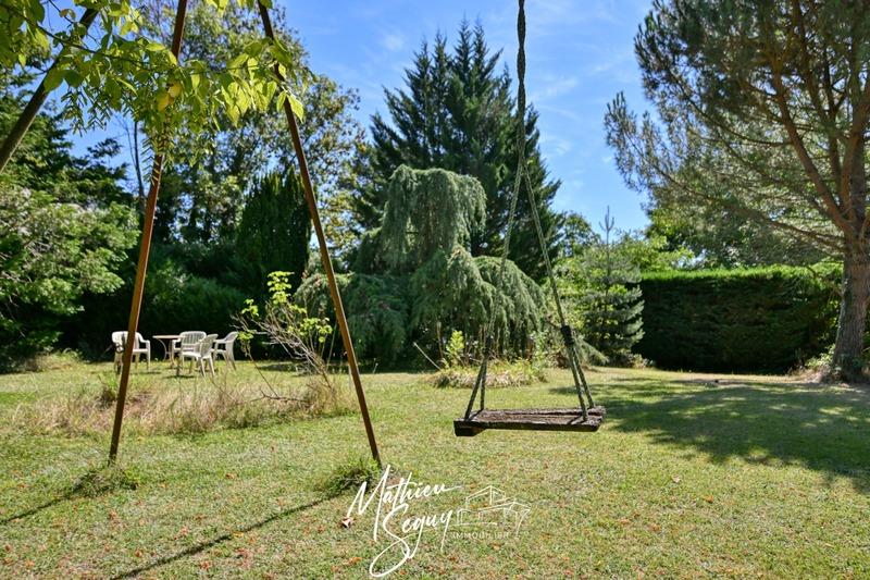 Maison - 200 m² - 8 pièces