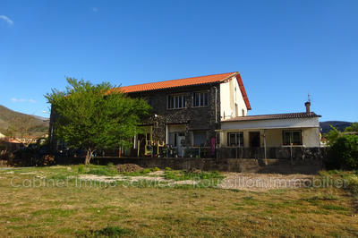 Maison - 635 m² - 23 pièces