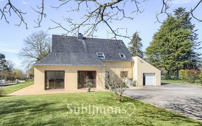 Maison traditionnelle - 203 m² - 9 pièces