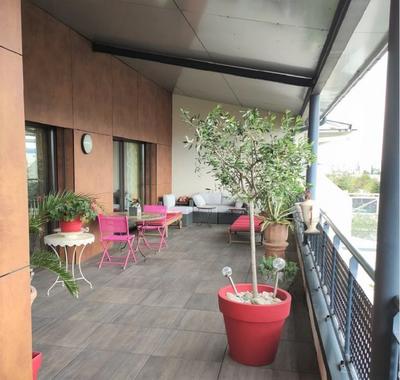 Appartement - 99 m² - 4 pièces