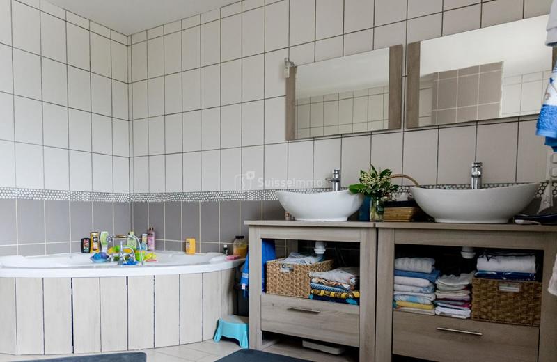 Maison - 232 m² - 7 pièces