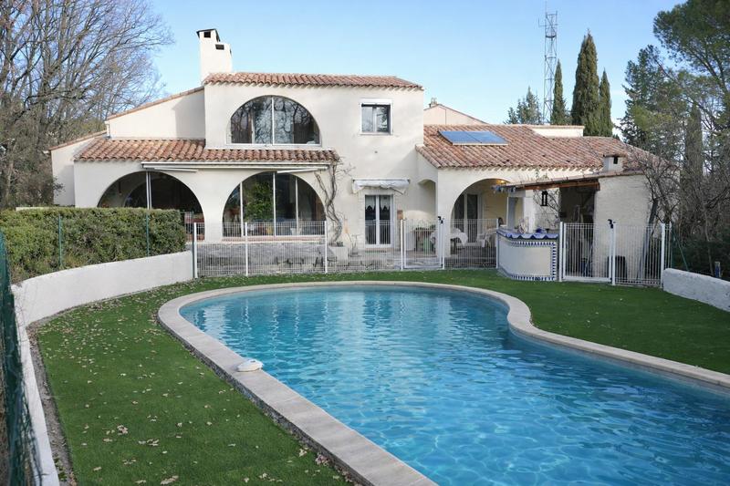 Villa - 298 m² - 14 pièces