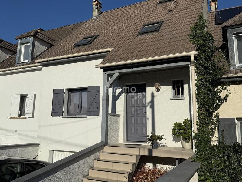 Maison - 94 m² - 5 pièces