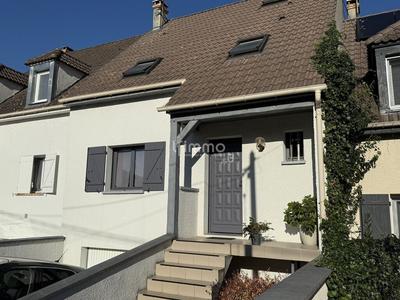 Maison - 94 m² - 5 pièces