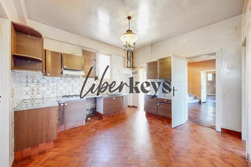 Villa - 240 m² - 5 pièces