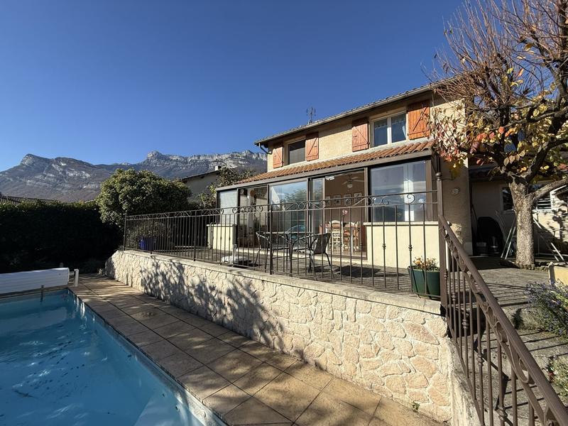 Maison - 146 m² - 5 pièces