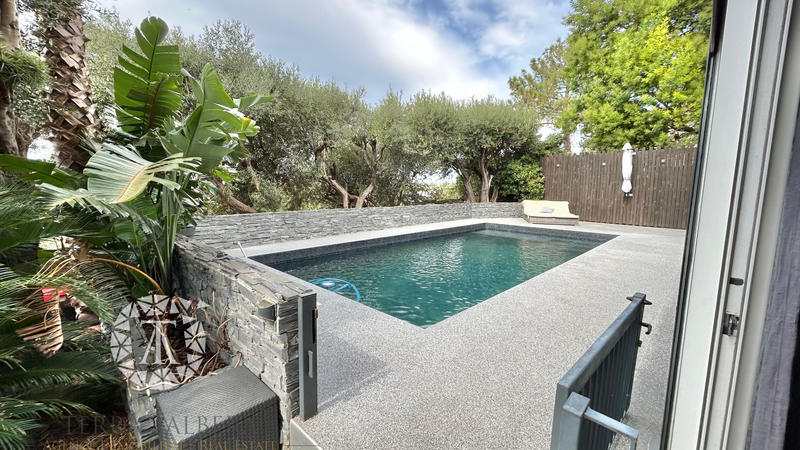 Villa - 225 m² - 7 pièces