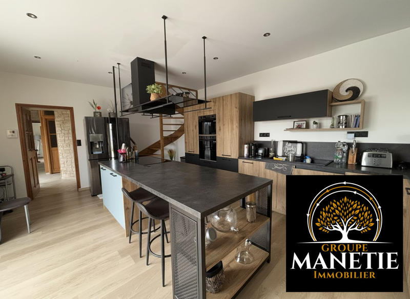 Maison - 226 m² - 8 pièces