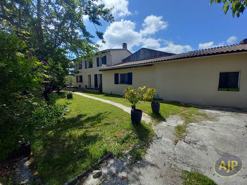 Maison - 140 m² - 6 pièces