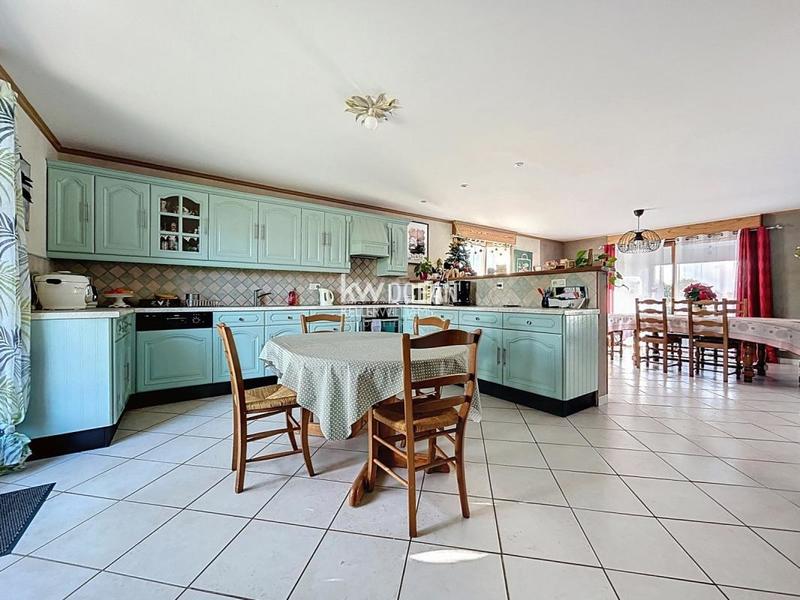 Maison - 183 m² - 7 pièces